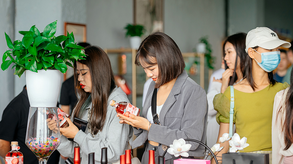 琼台全国经销商产业链之旅：锤炼精品酒业的中国力量！

